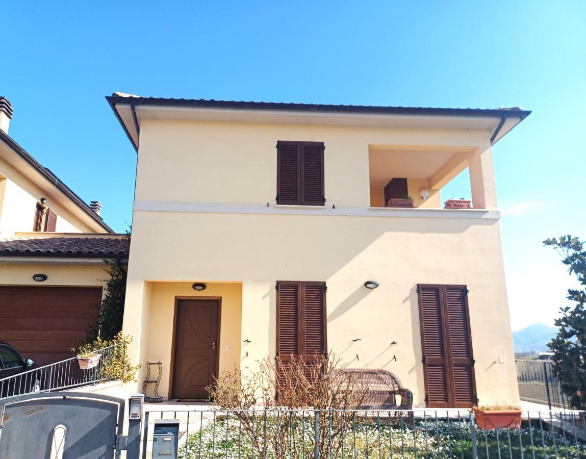 Casavacanze Mevania Villa Bevagna Bagian luar foto
